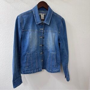 AMI Jean Jacket Women’s blue denim size M. Medium blue wash.